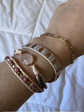 Beige Macramé Bracelet with Pink Stone and Multicolor Beads